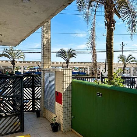 شقة Otimo Loft Pe Na Areia Na Praia Da Guilhermina Sp برايا جراندي المظهر الخارجي الصورة