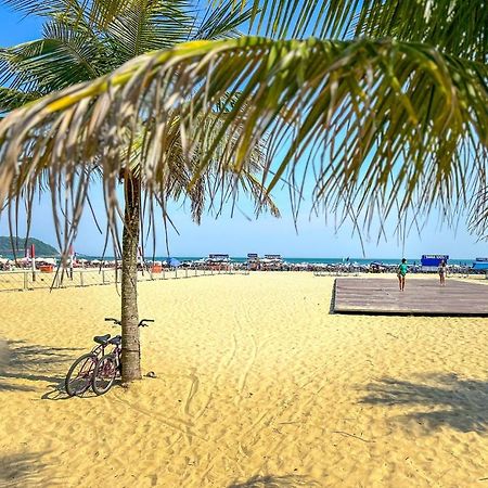 شقة Otimo Loft Pe Na Areia Na Praia Da Guilhermina Sp برايا جراندي المظهر الخارجي الصورة