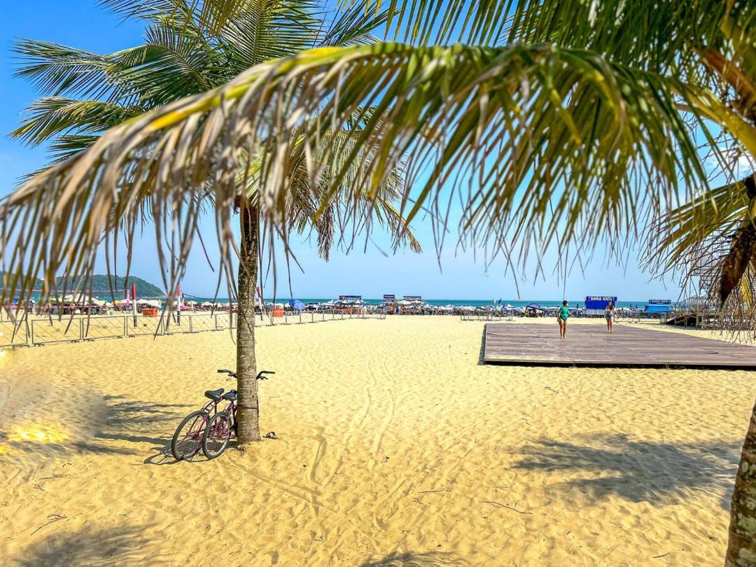 شقة Otimo Loft Pe Na Areia Na Praia Da Guilhermina Sp برايا جراندي المظهر الخارجي الصورة